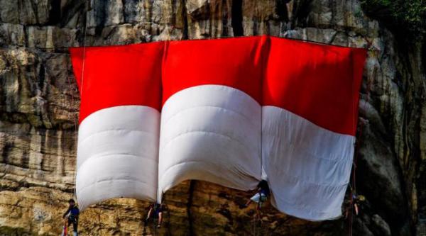 HUT RI, Ratusan Anggota TNI Kibarkan Merah Putih di Bekas Lokasi Deklarasi GAM