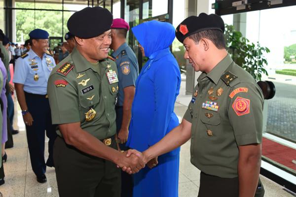 16 Perwira Tinggi TNI Naik Pangkat